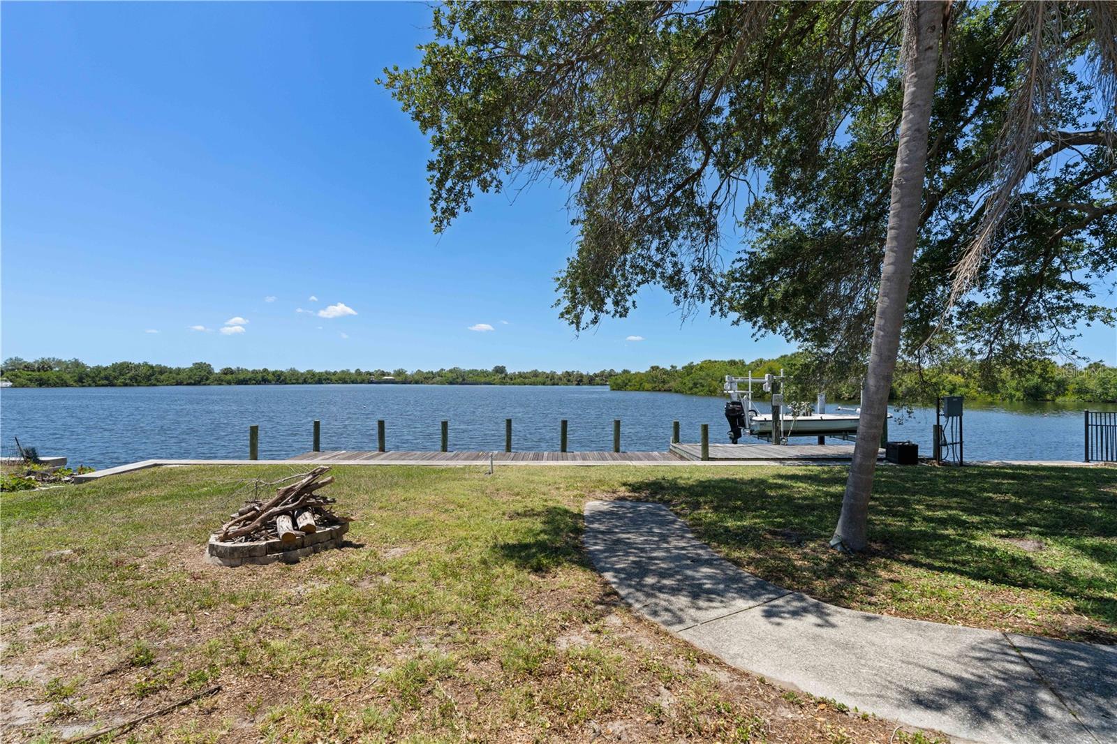 174 SPRING LAKE BOULEVARD NW