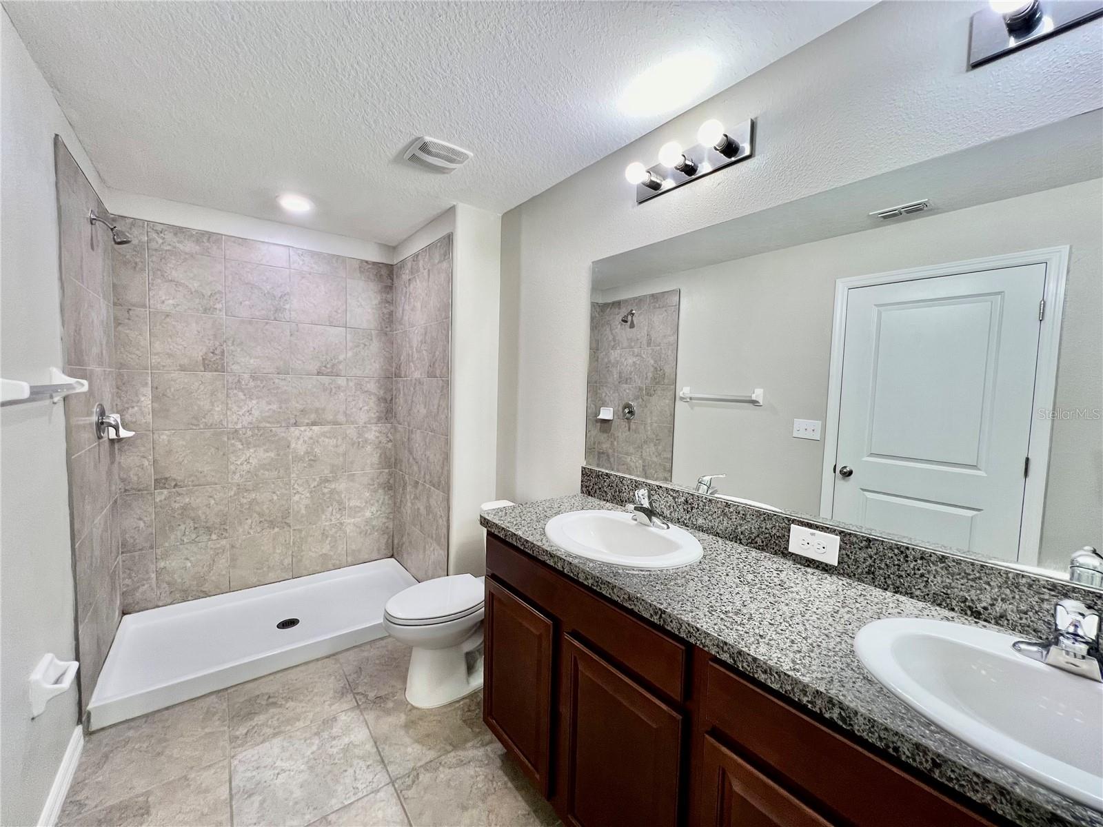 TOUCHSTONE PH 1 - Residential Lease