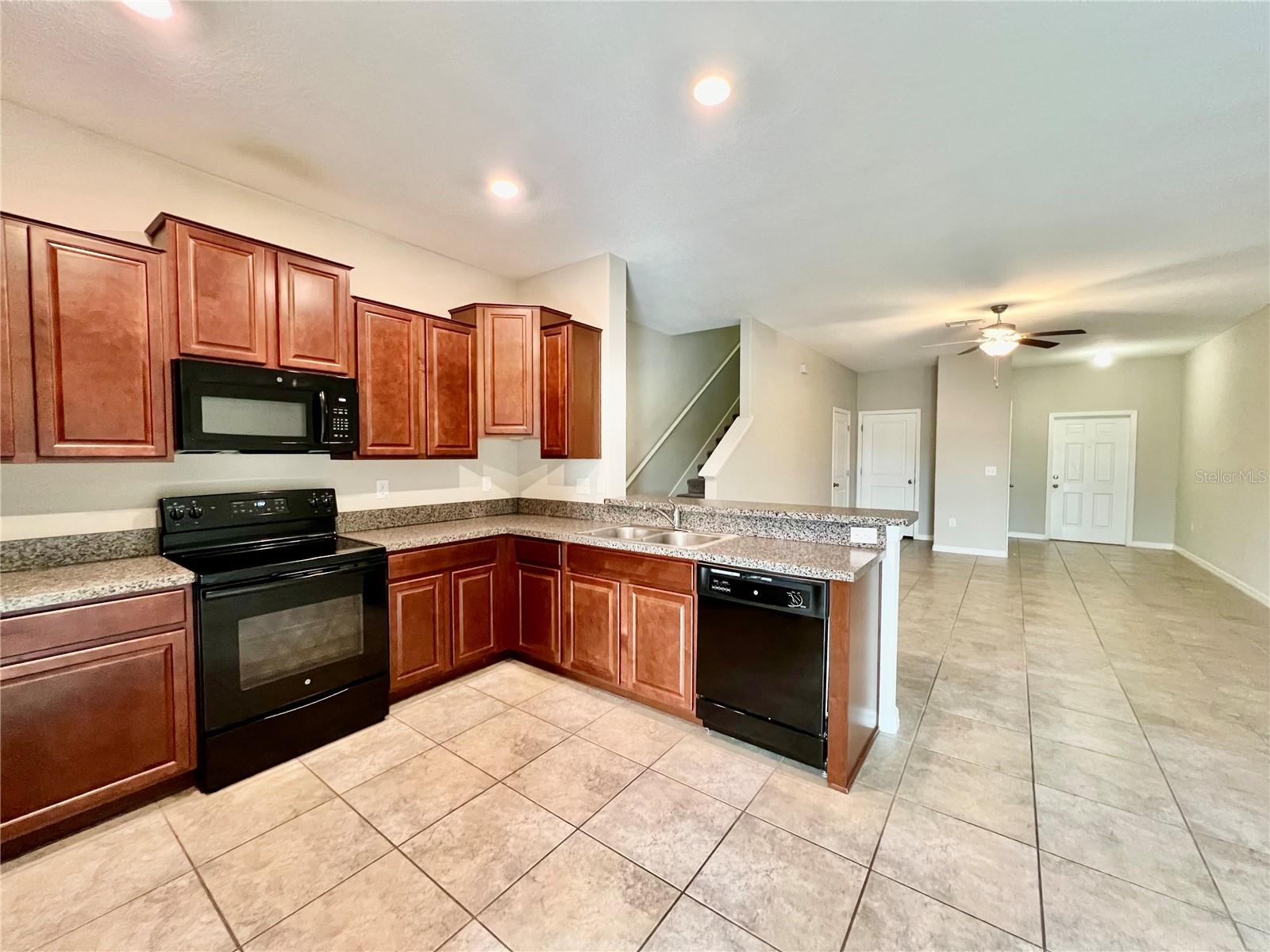 TOUCHSTONE PH 1 - Residential Lease