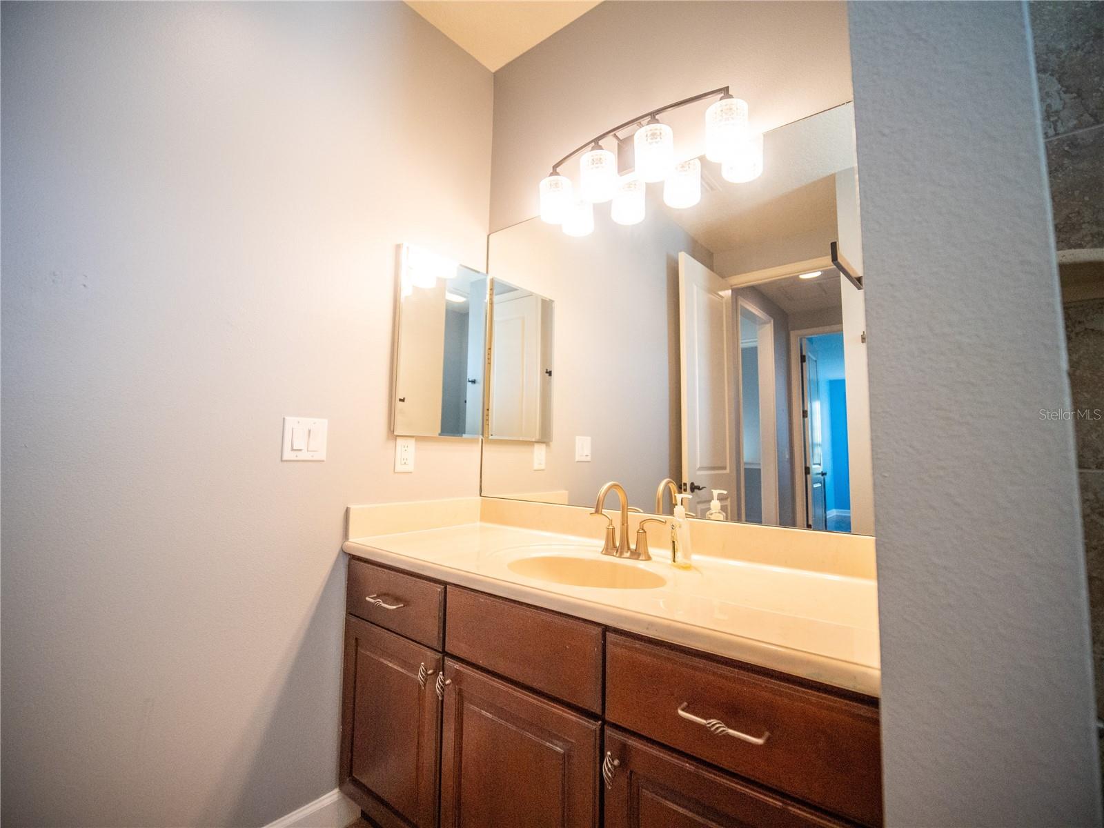 TAVARES ETOWAH PH 01 PB 45-49 LOT 39 ORB PG 1986 - Residential