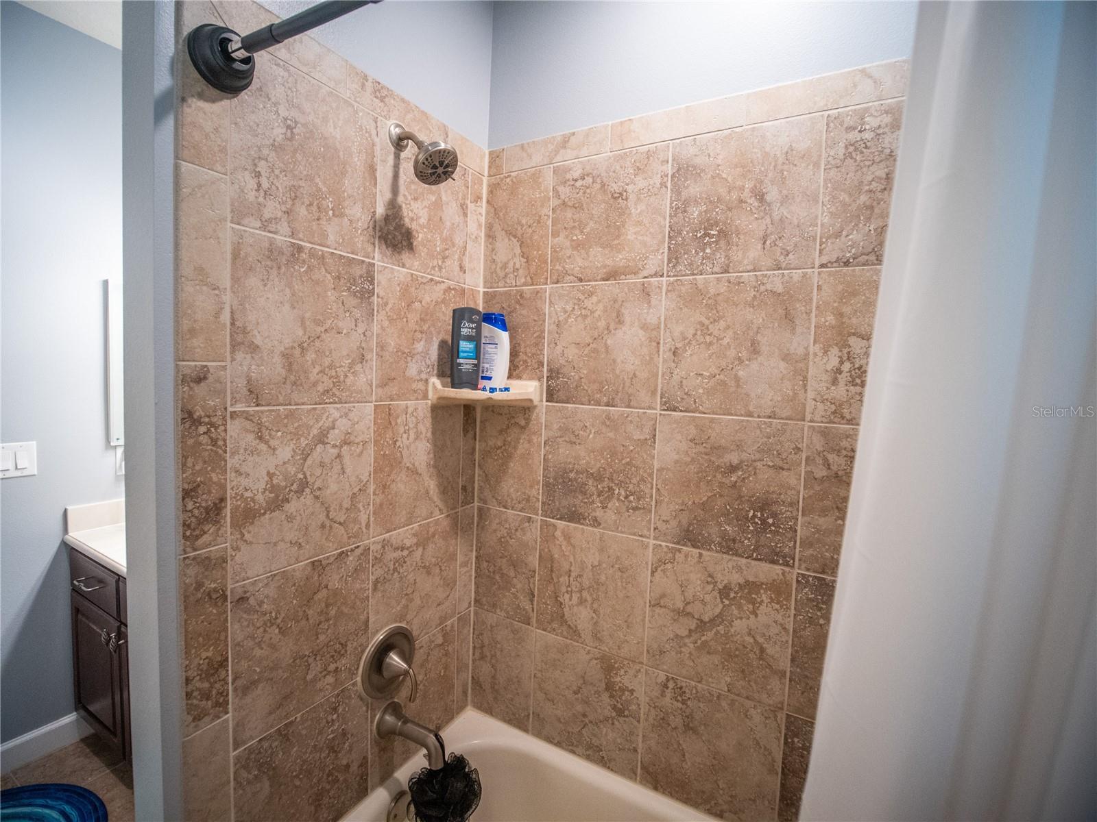 TAVARES ETOWAH PH 01 PB 45-49 LOT 39 ORB PG 1986 - Residential