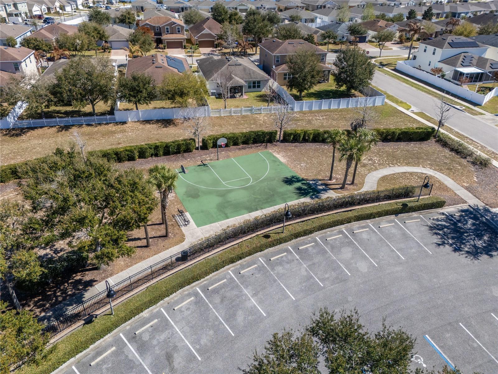 TAVARES ETOWAH PH 01 PB 45-49 LOT 39 ORB PG 1986 - Residential