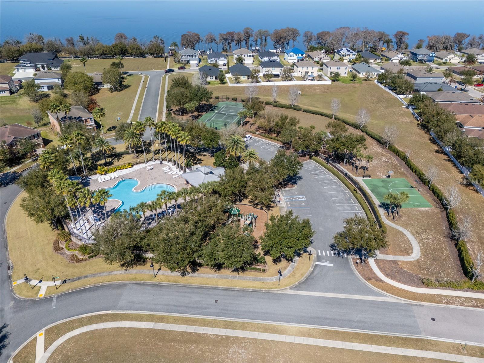 TAVARES ETOWAH PH 01 PB 45-49 LOT 39 ORB PG 1986 - Residential