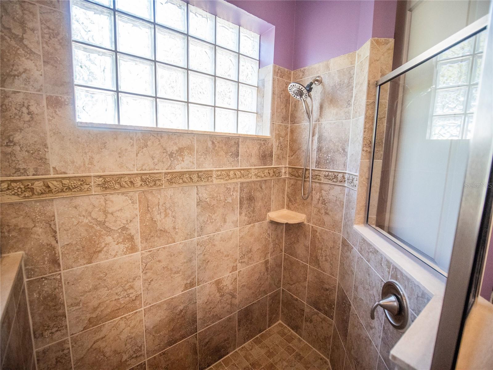 TAVARES ETOWAH PH 01 PB 45-49 LOT 39 ORB PG 1986 - Residential