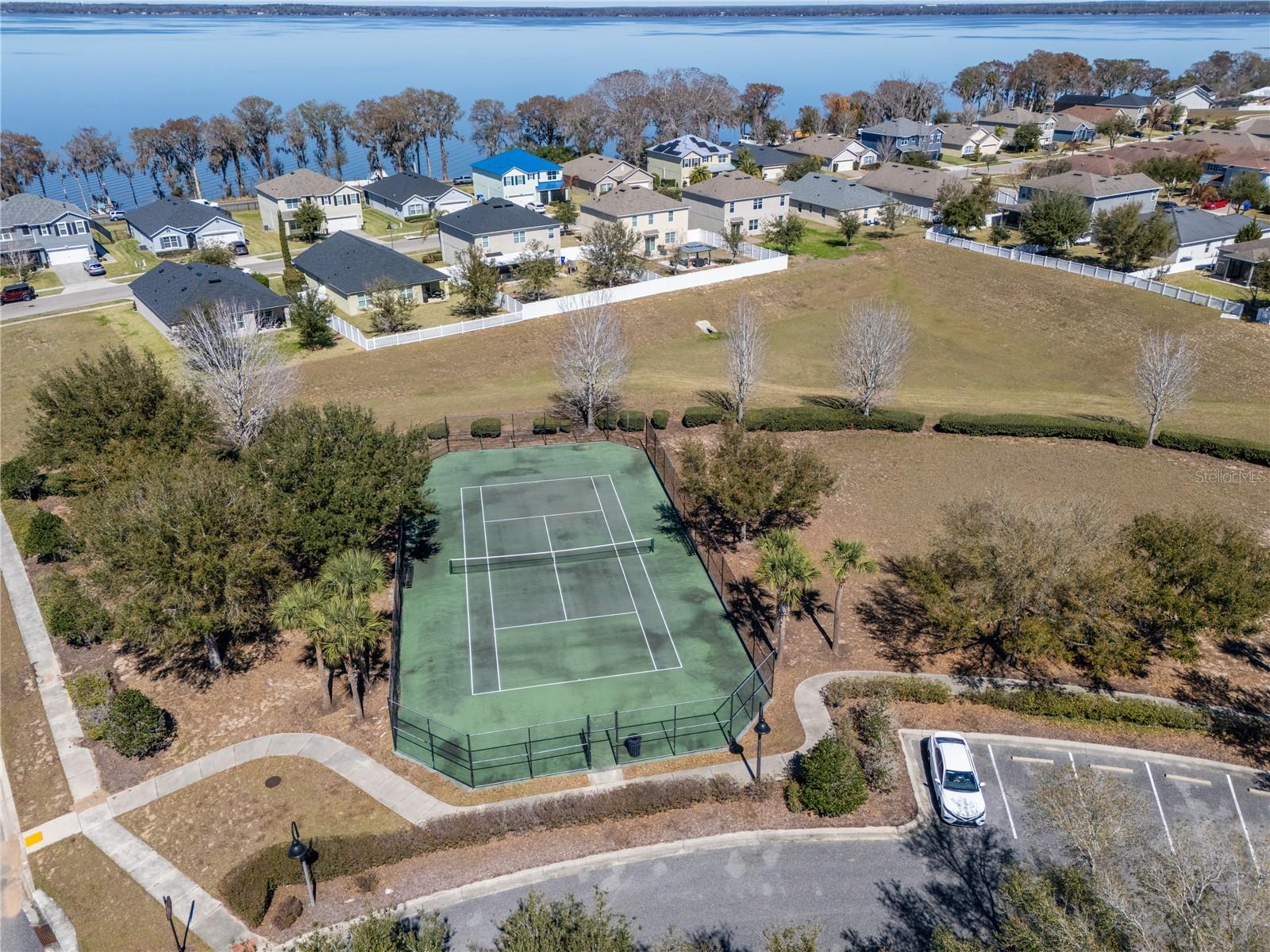 TAVARES ETOWAH PH 01 PB 45-49 LOT 39 ORB PG 1986 - Residential