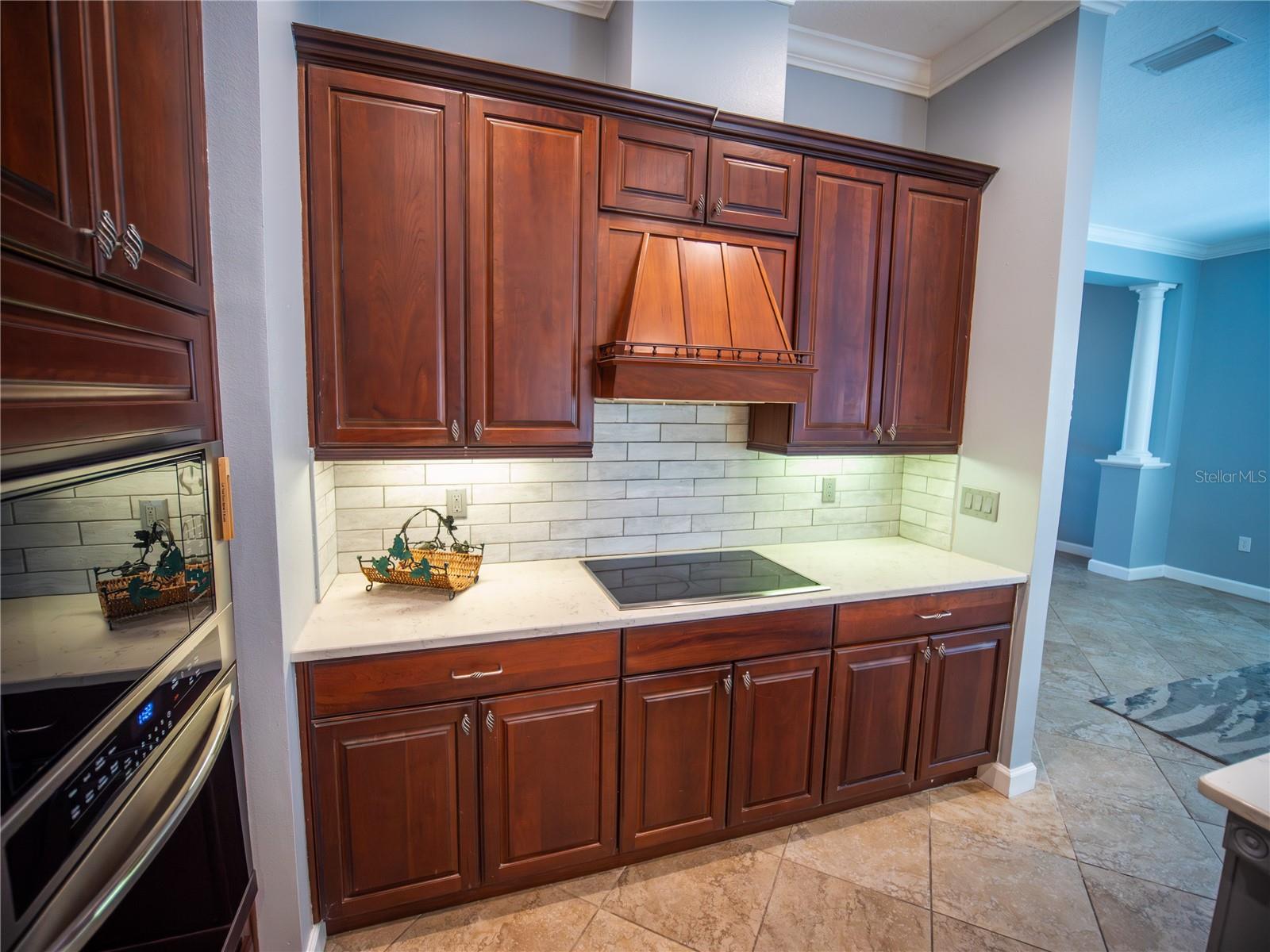 TAVARES ETOWAH PH 01 PB 45-49 LOT 39 ORB PG 1986 - Residential