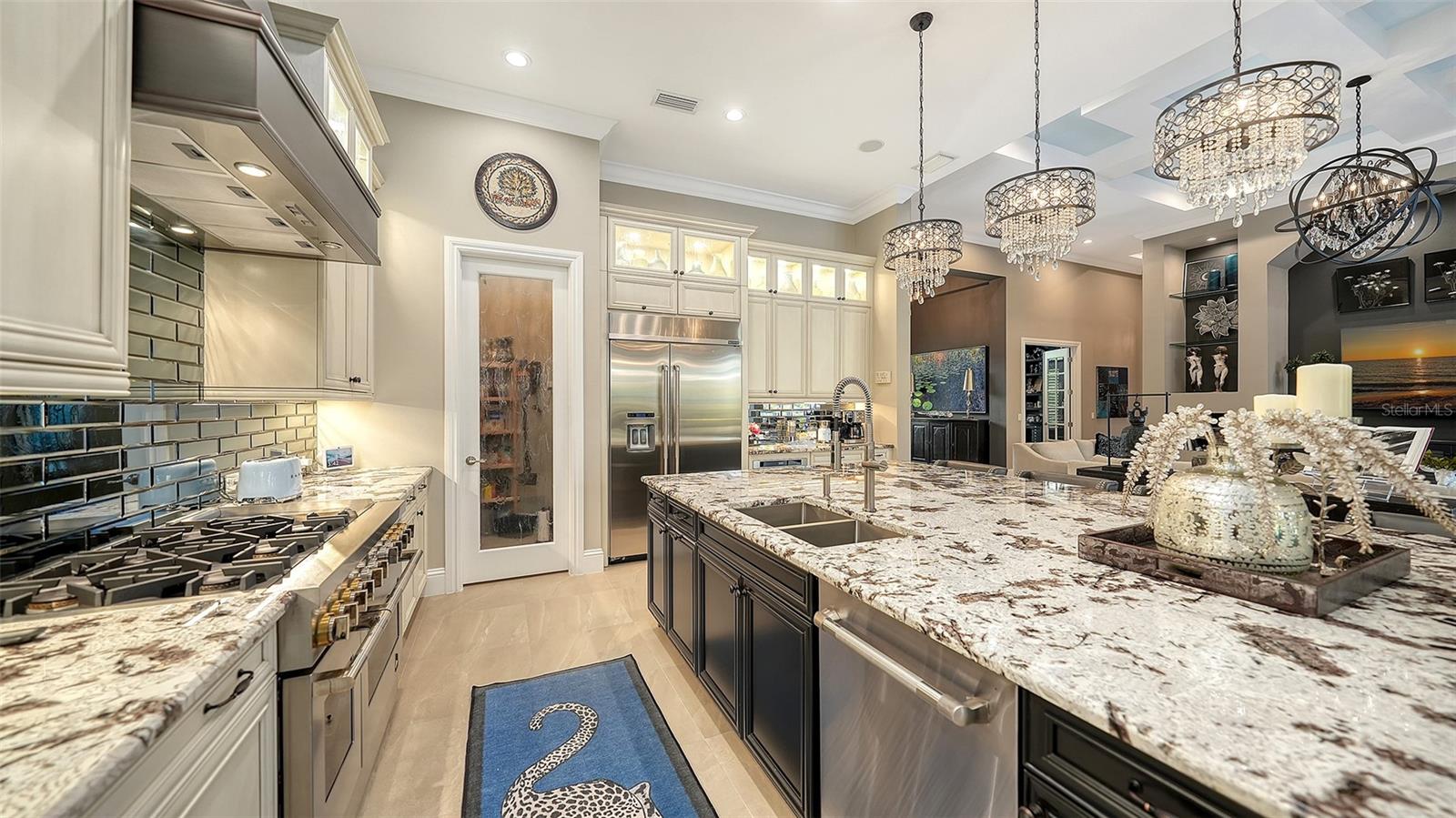 LAKE CLUB PH II - Residential