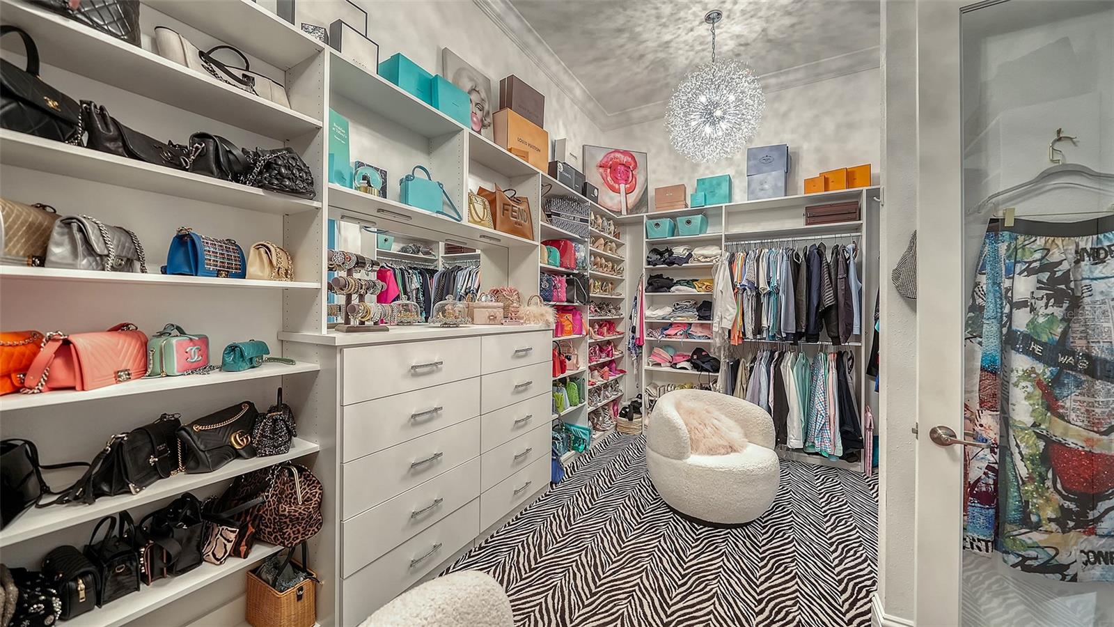 LAKE CLUB PH II - Residential