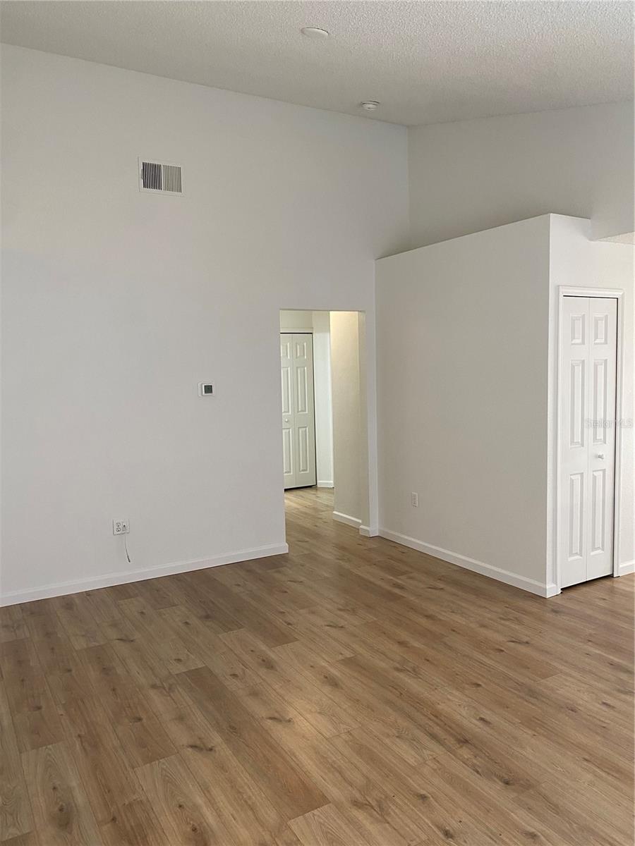 ROYAL RIDGE PH 02 - Residential Lease