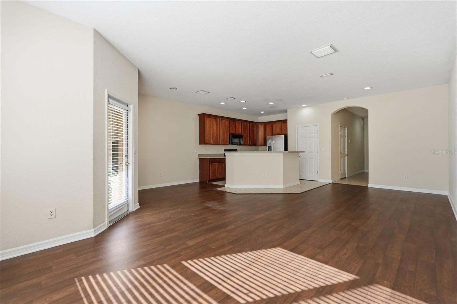 SEVEN OAKS - Residential