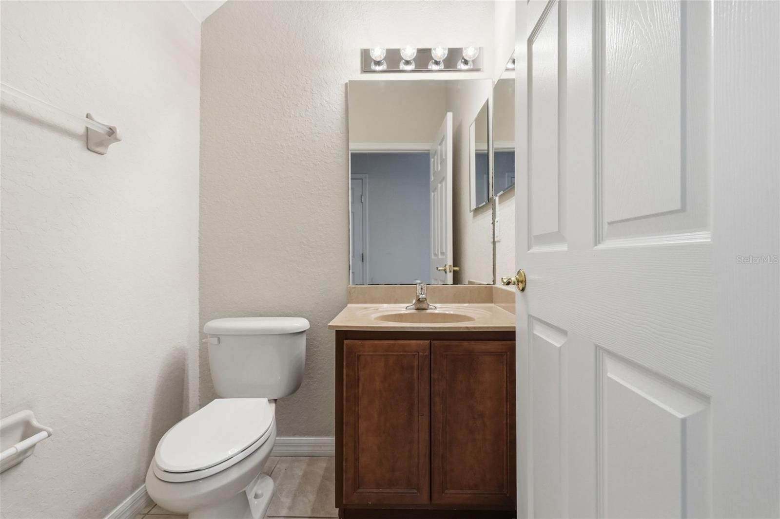 SEVEN OAKS - Residential