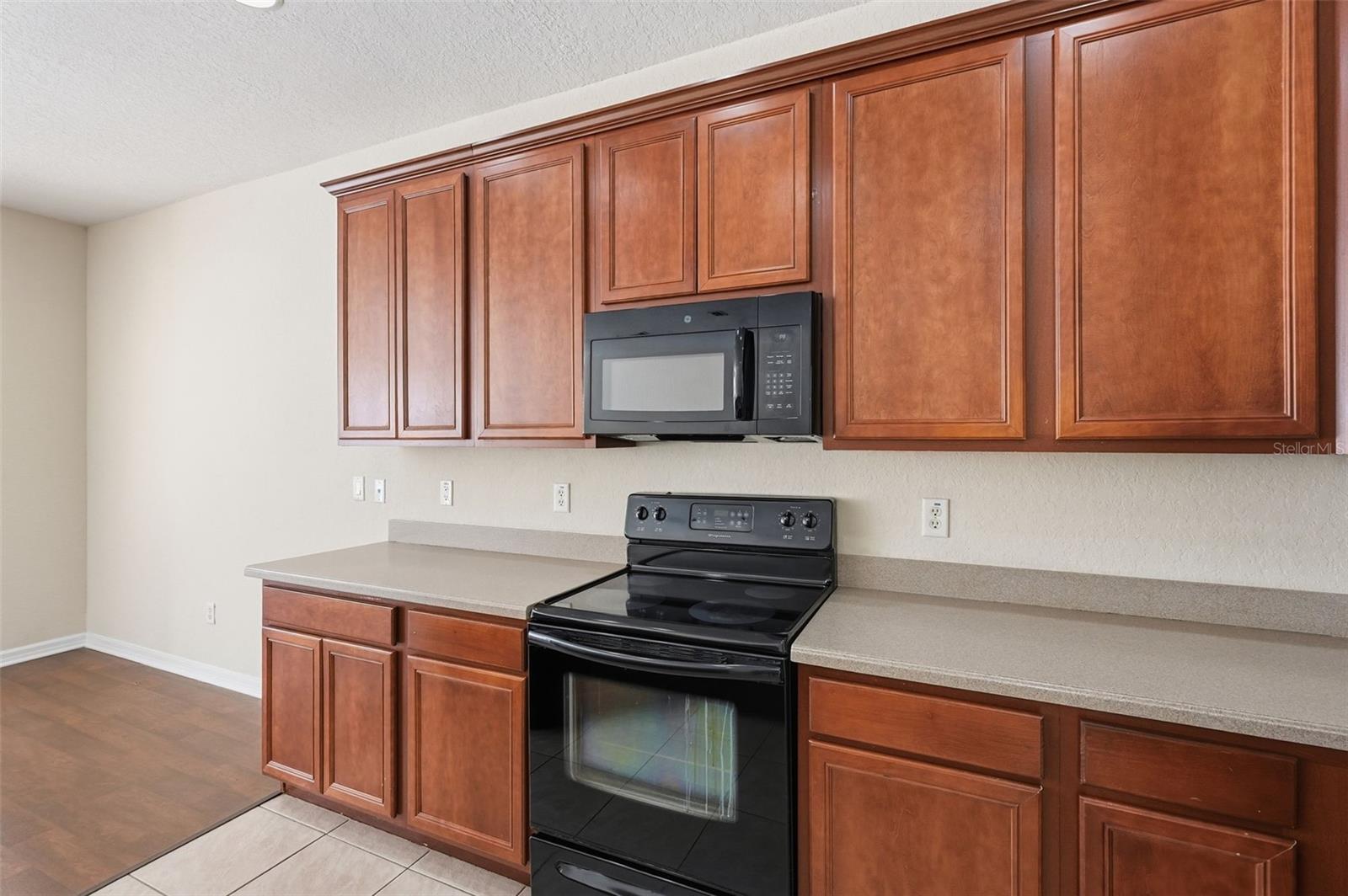 SEVEN OAKS - Residential