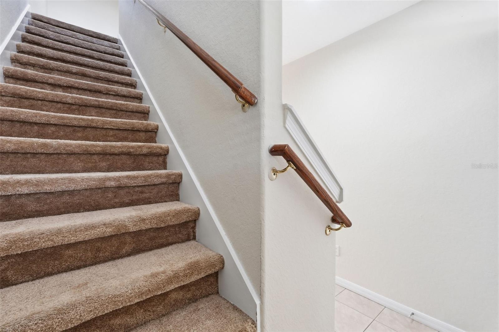 SEVEN OAKS - Residential