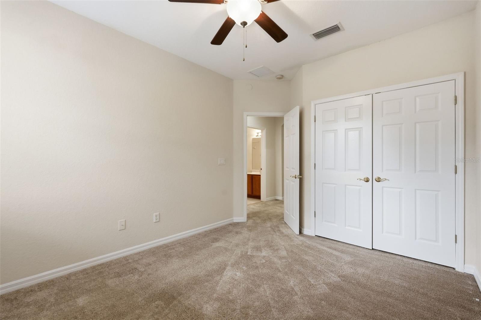 SEVEN OAKS - Residential