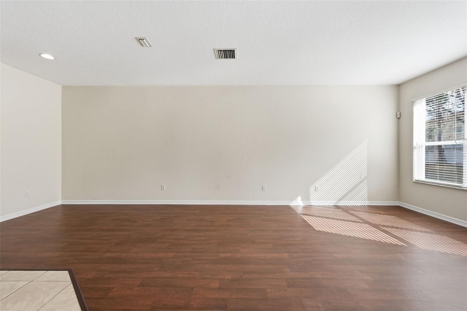 SEVEN OAKS - Residential