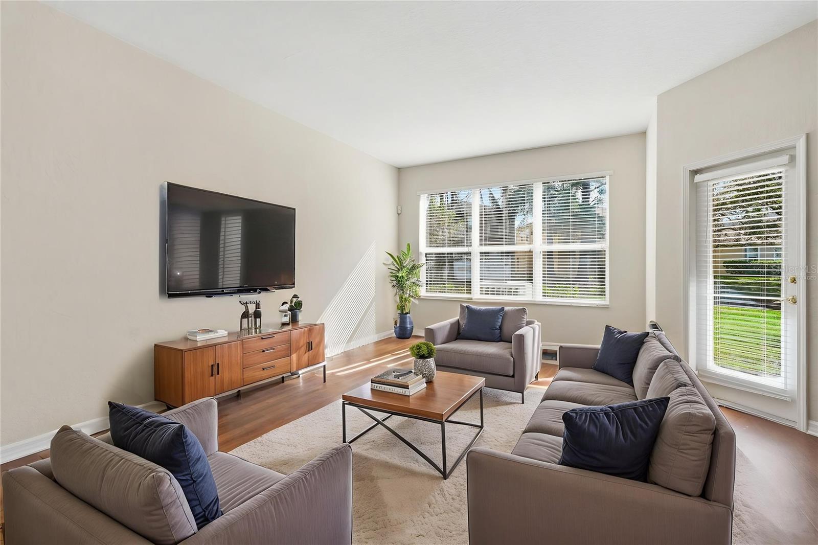 SEVEN OAKS - Residential