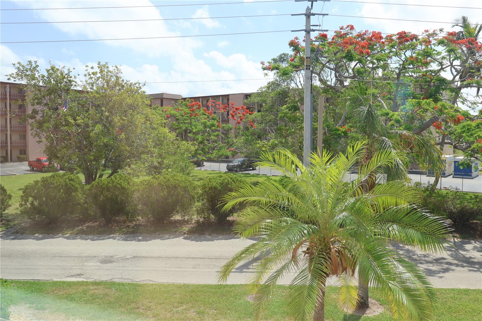 BAYSHORE ON THE LAKE APTS SEC 1 - Residential