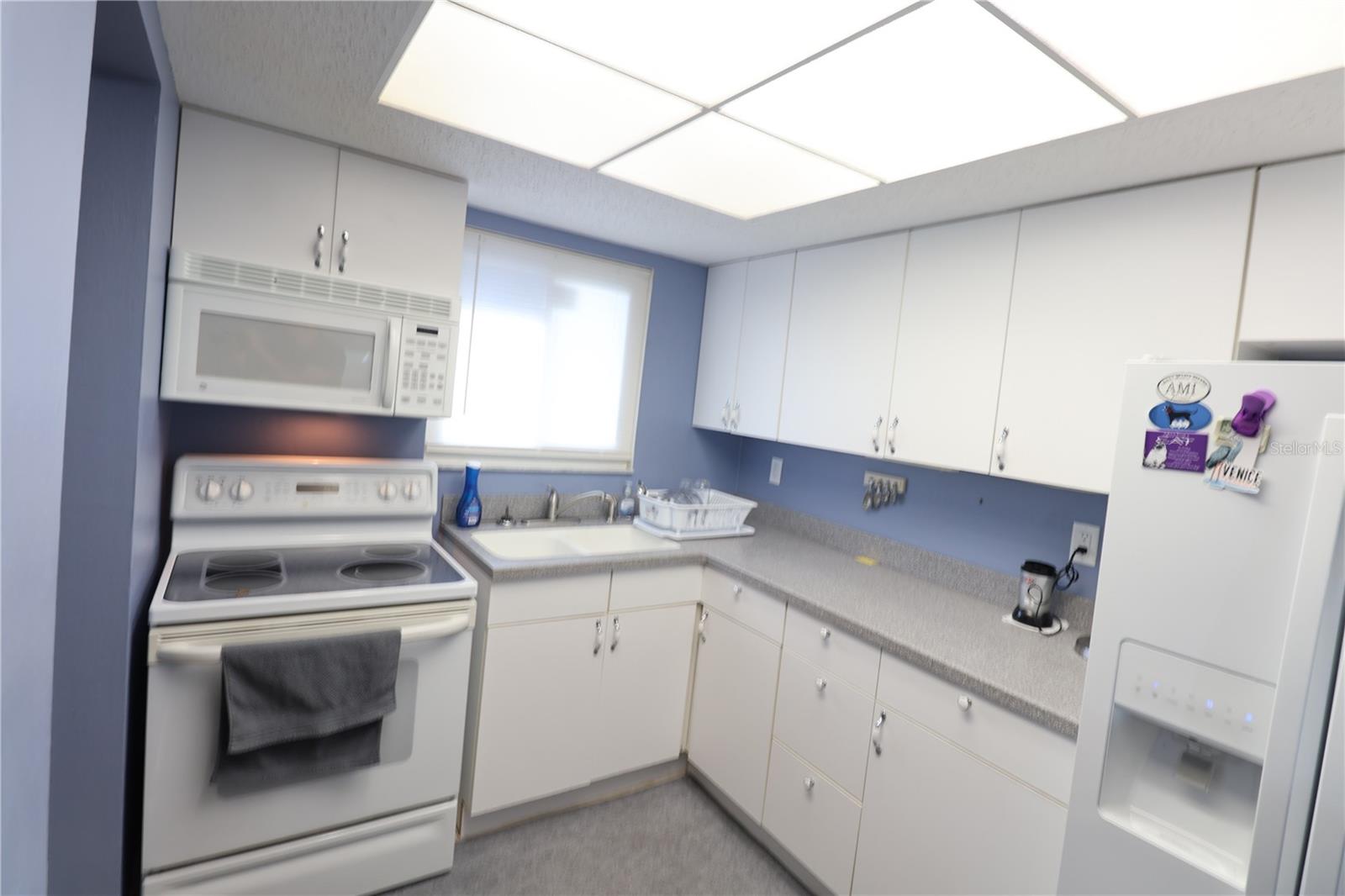 BAYSHORE ON THE LAKE APTS SEC 1 - Residential