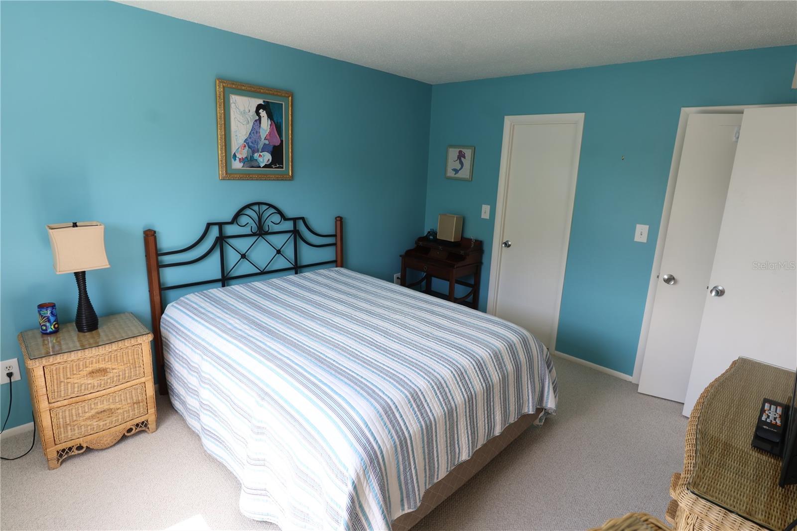 BAYSHORE ON THE LAKE APTS SEC 1 - Residential