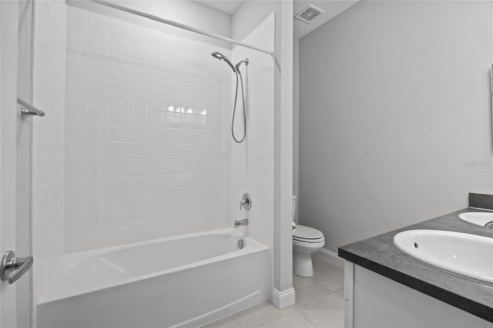 TREYMONT - Residential