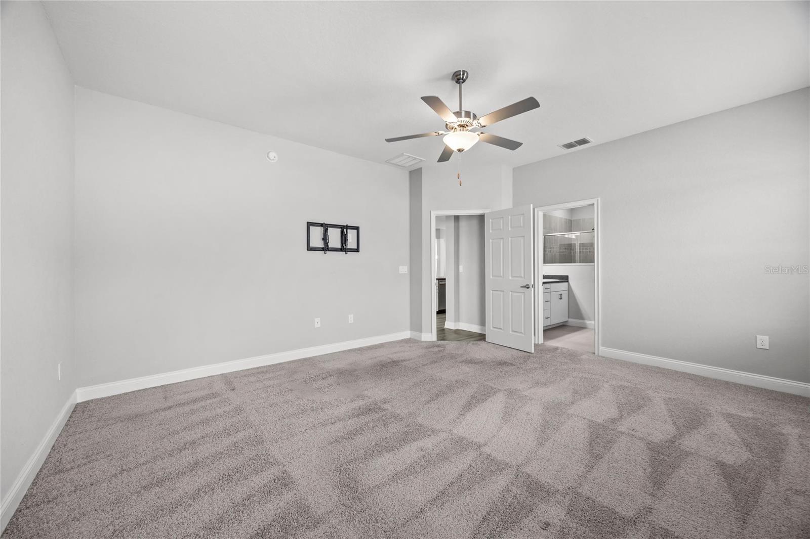 TREYMONT - Residential