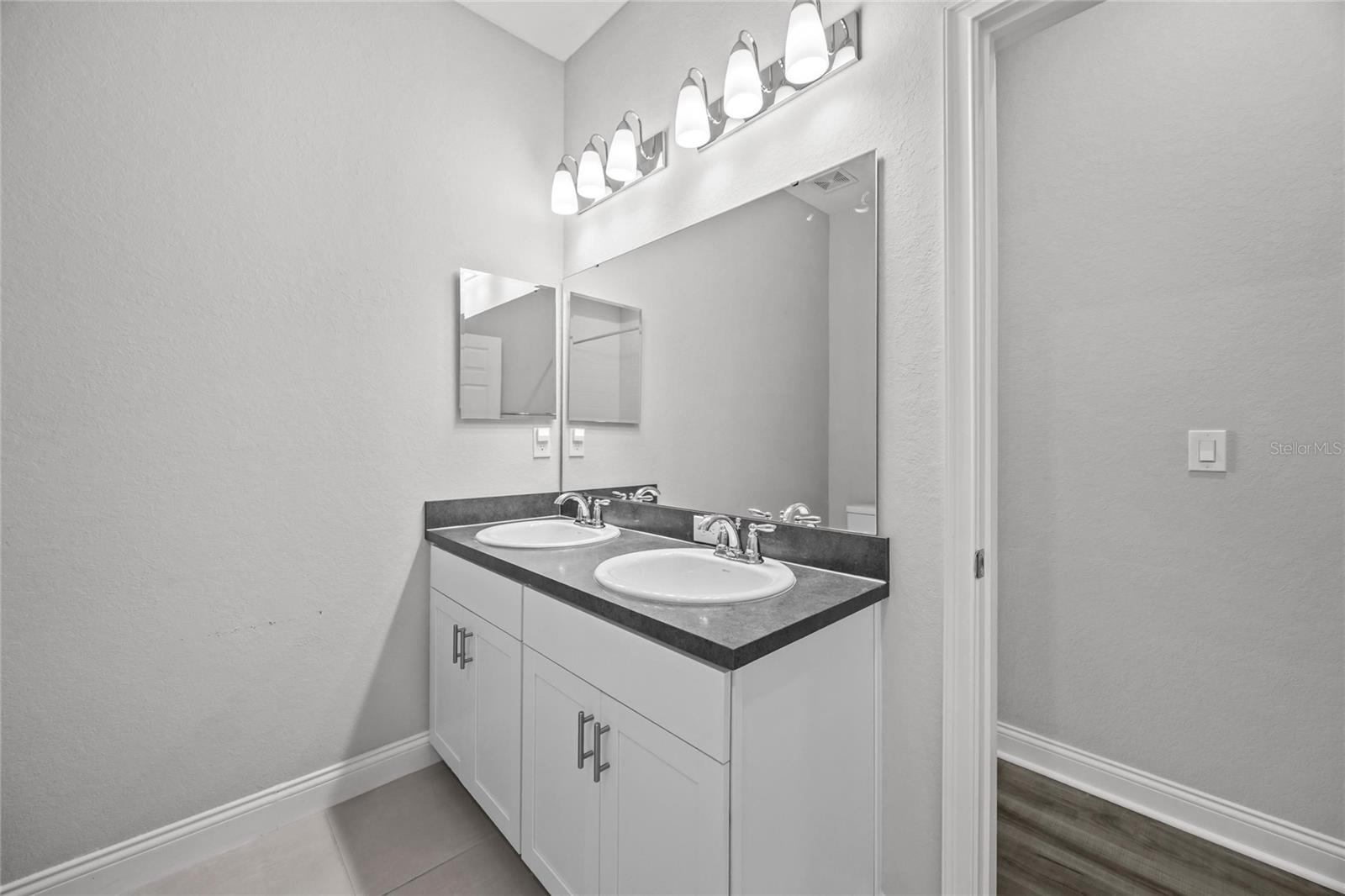 TREYMONT - Residential