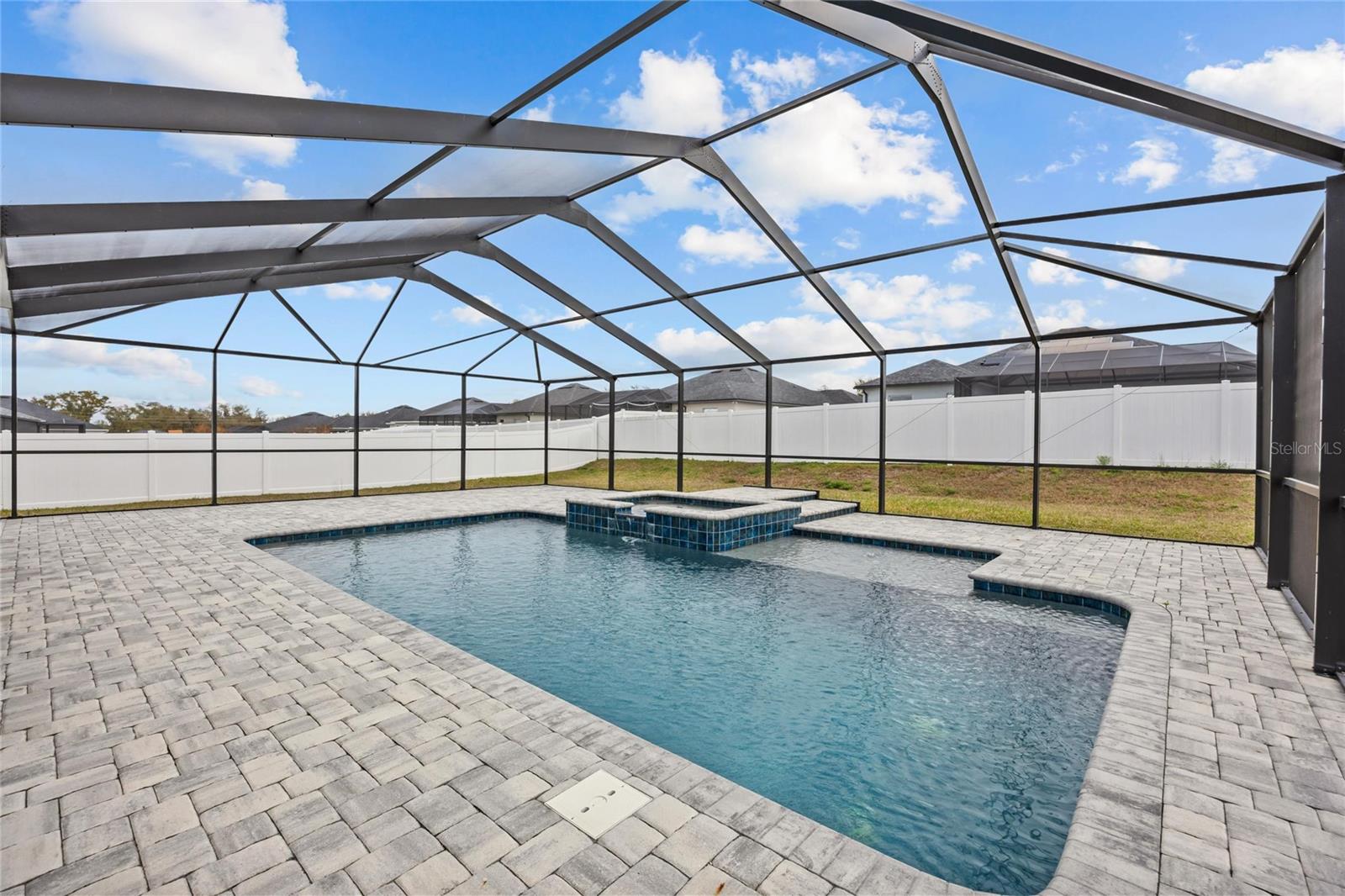 TREYMONT - Residential