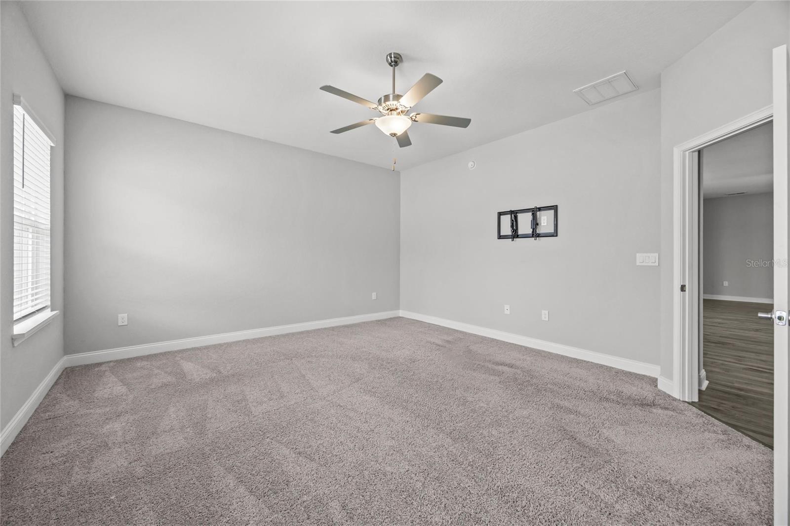 TREYMONT - Residential