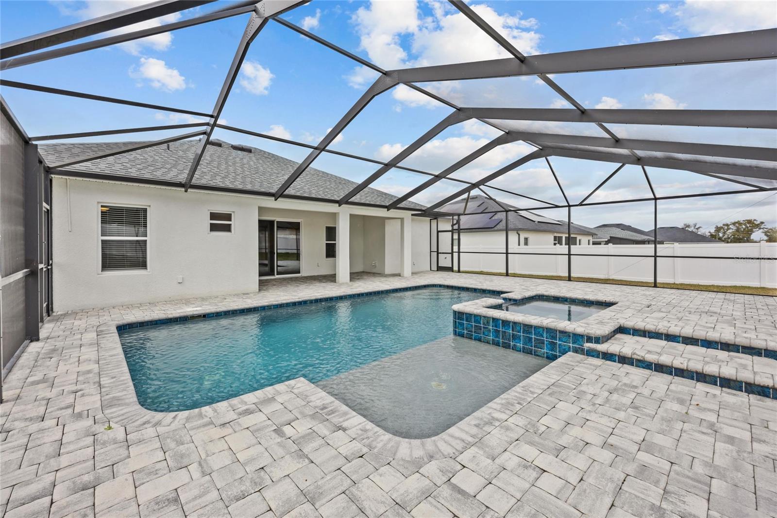 TREYMONT - Residential