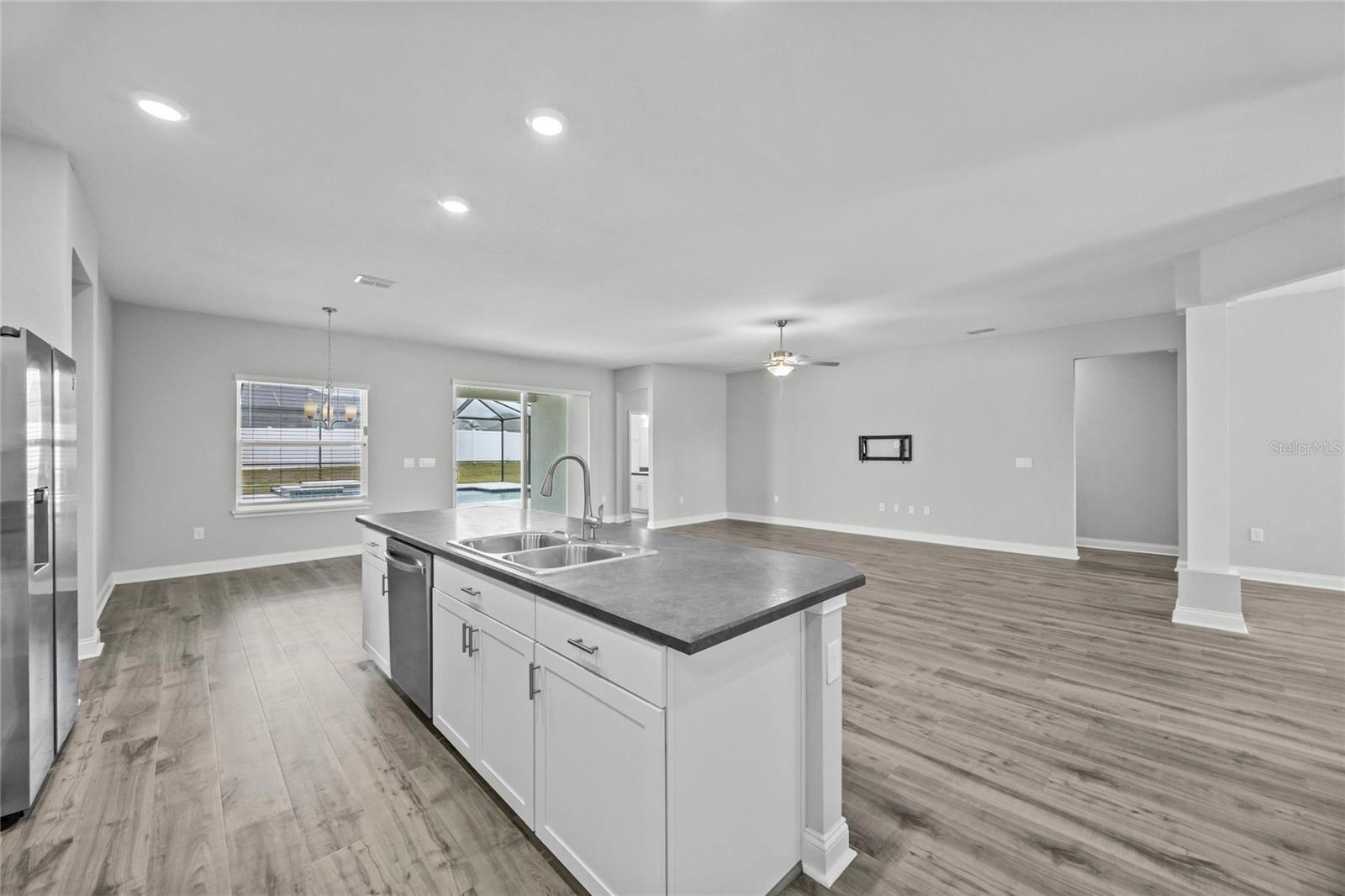 TREYMONT - Residential