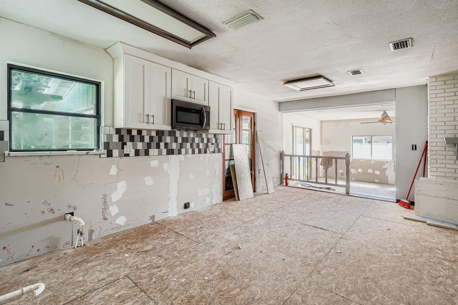 COUNTRY CLUB ADD TO OLDSMAR REV - Residential