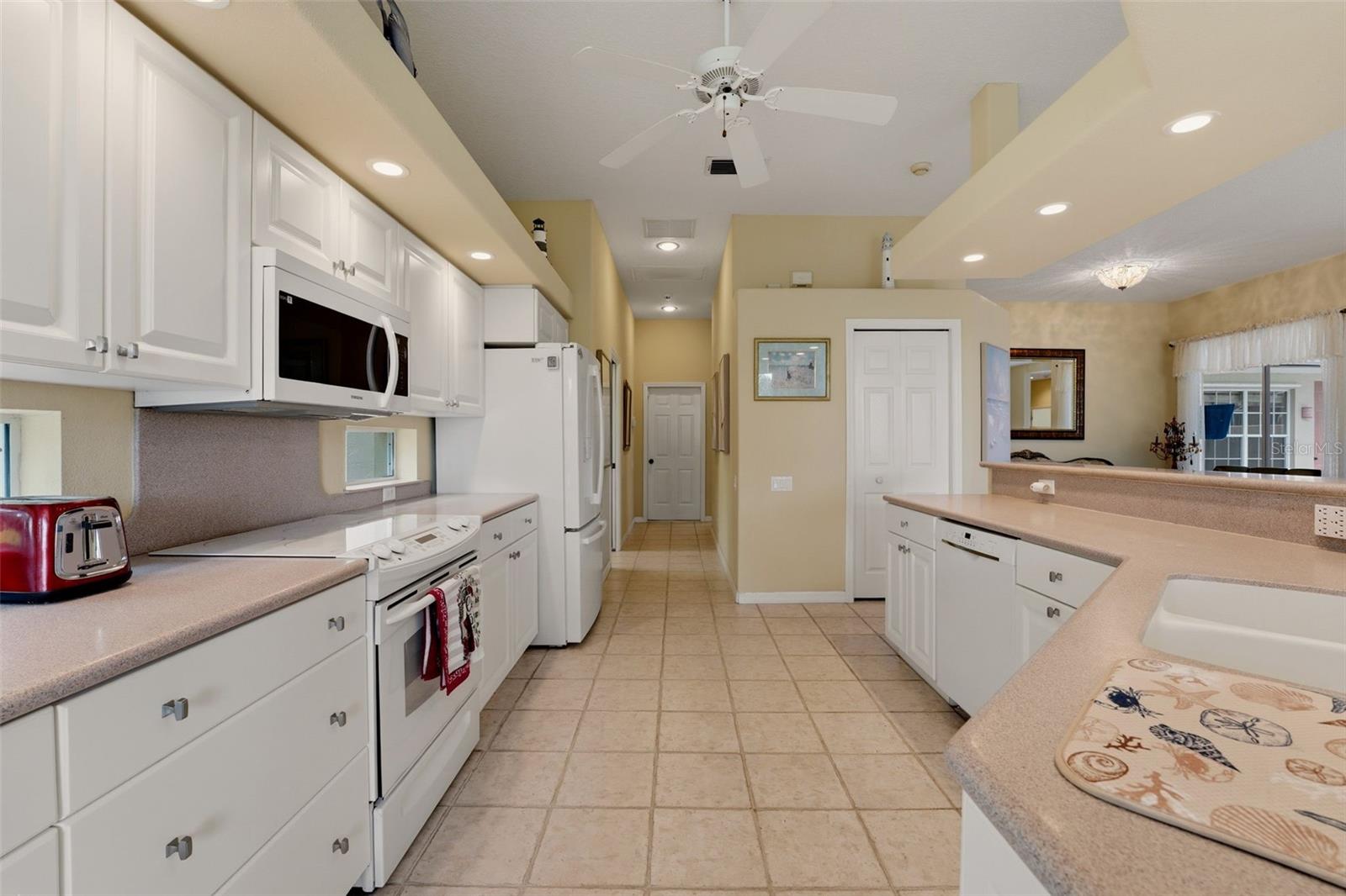 CALUSA LAKES - Residential