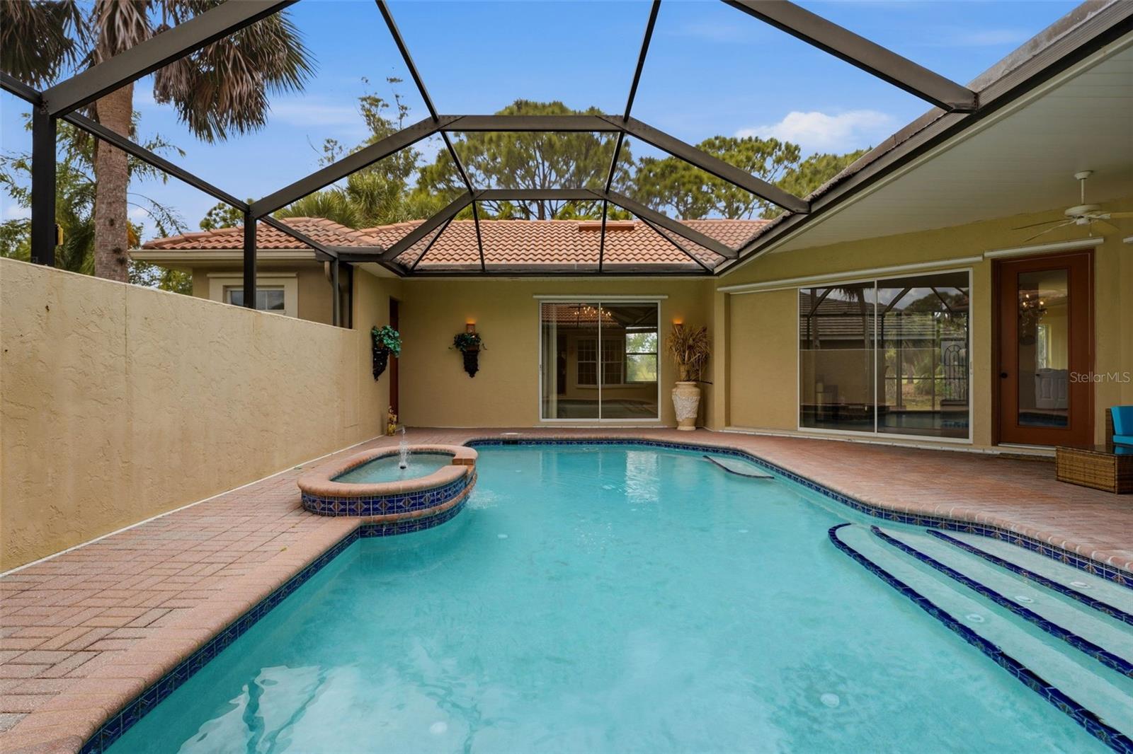 CALUSA LAKES - Residential