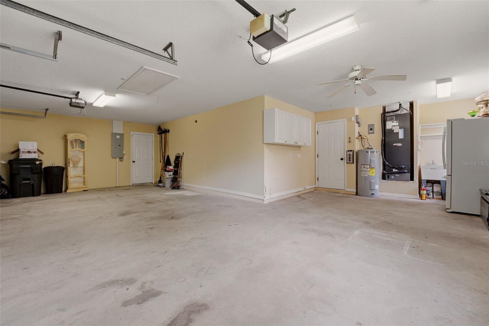 CALUSA LAKES - Residential