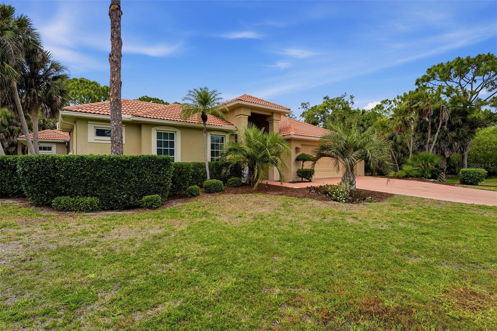 CALUSA LAKES - Residential