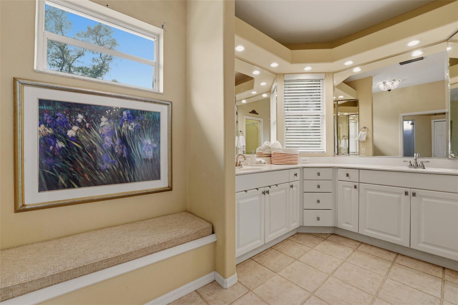 CALUSA LAKES - Residential