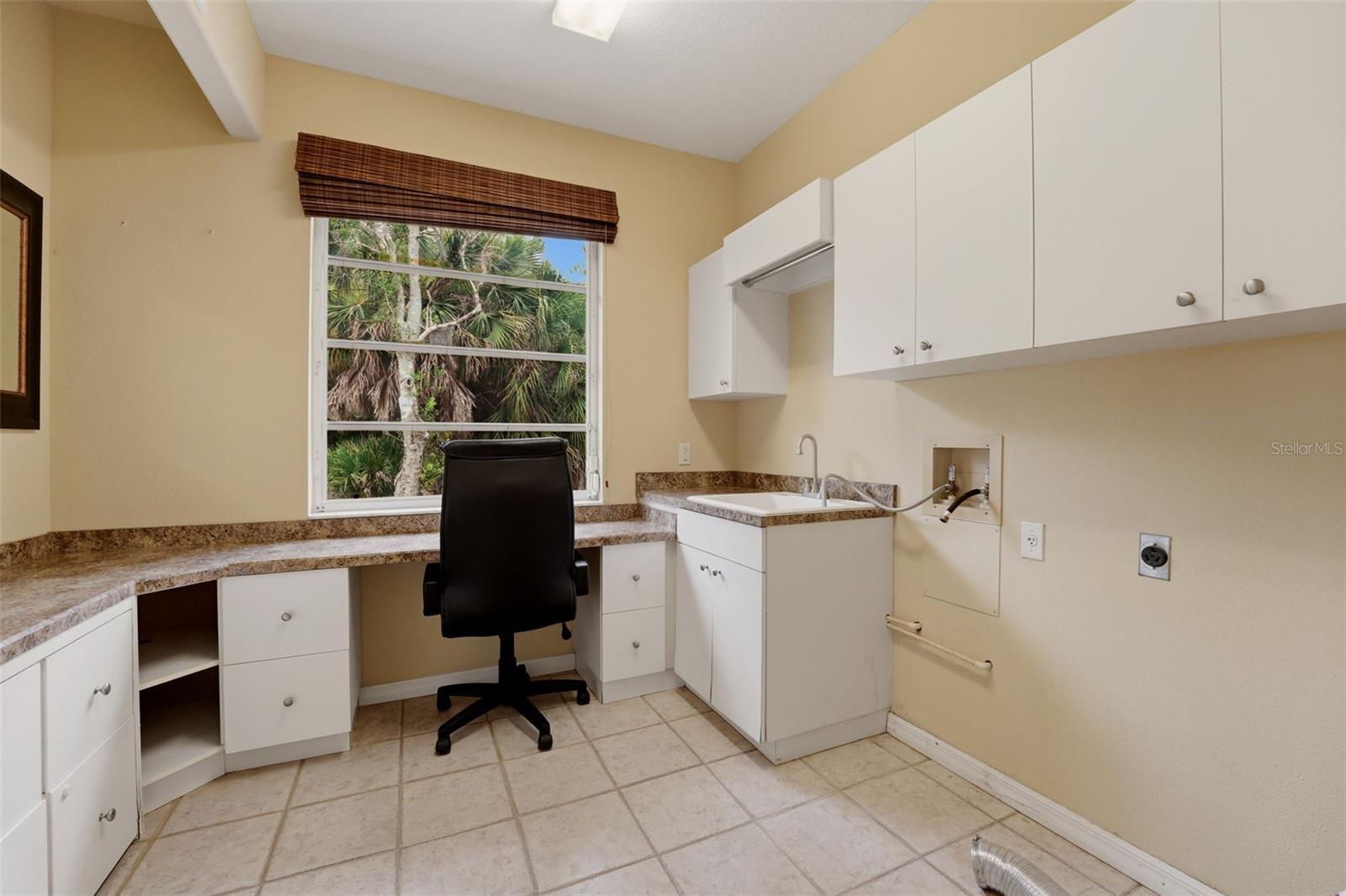 CALUSA LAKES - Residential