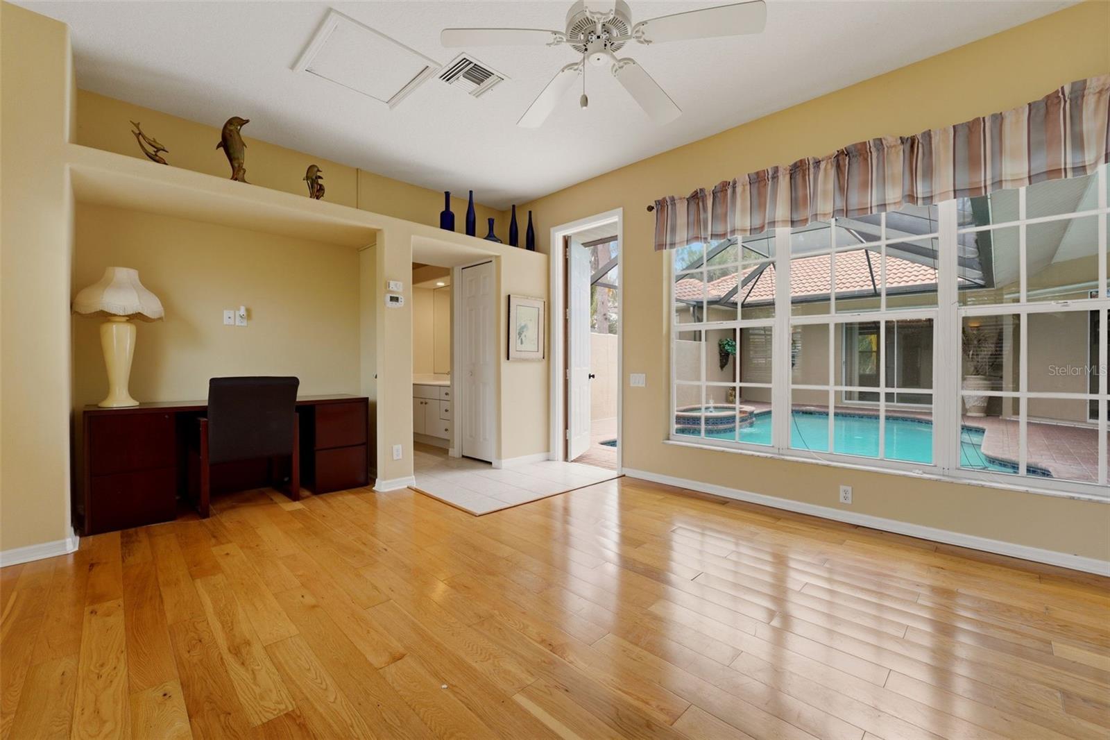 CALUSA LAKES - Residential