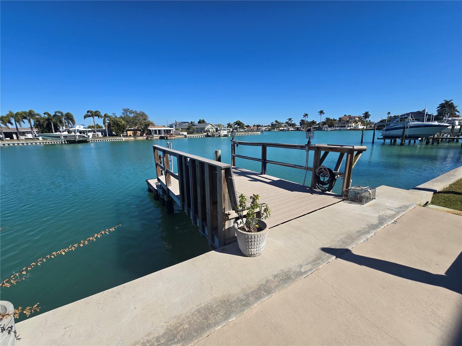 ISLA DEL CAPRI ADULT - Residential