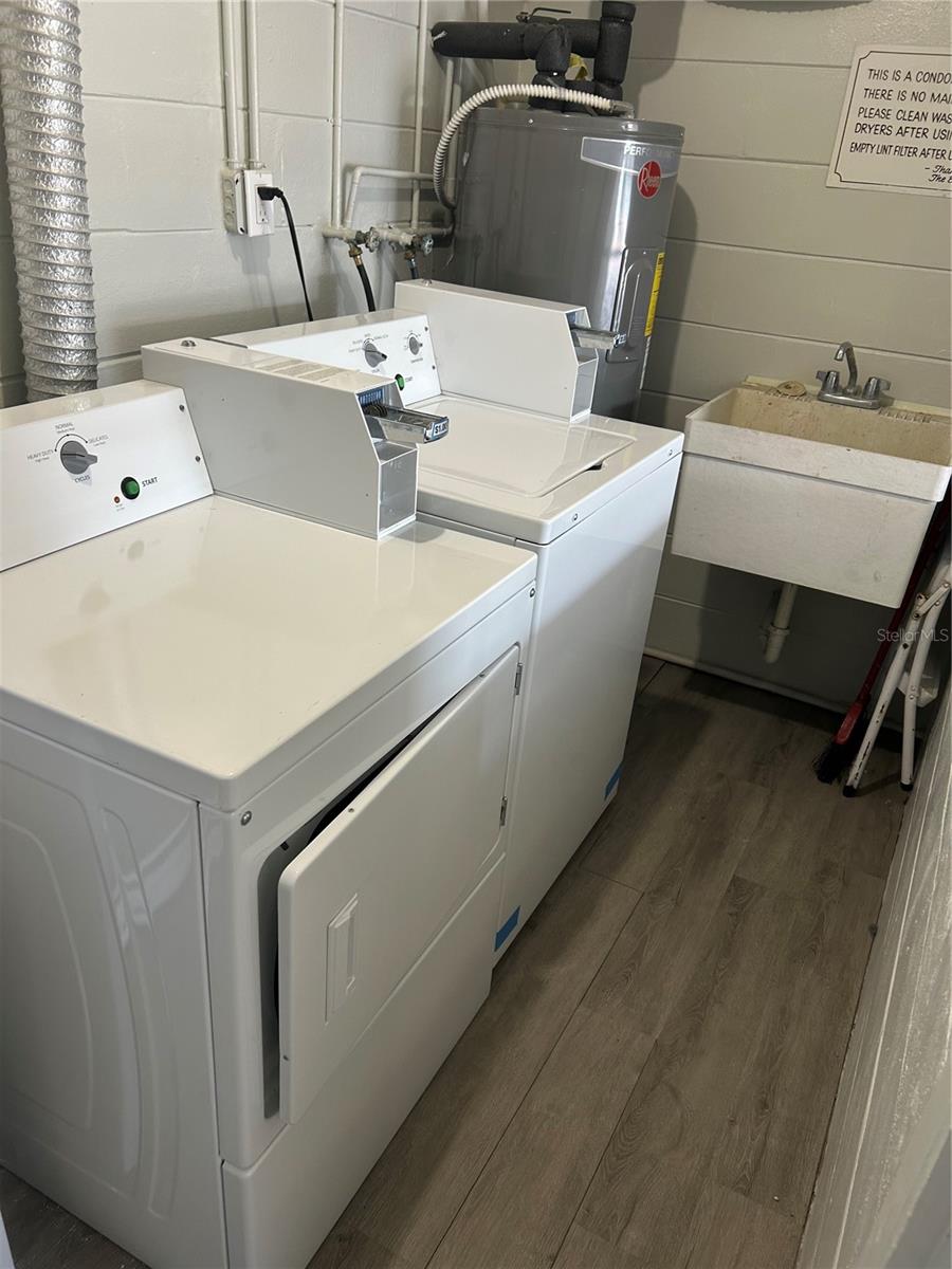 ISLA DEL CAPRI ADULT - Residential