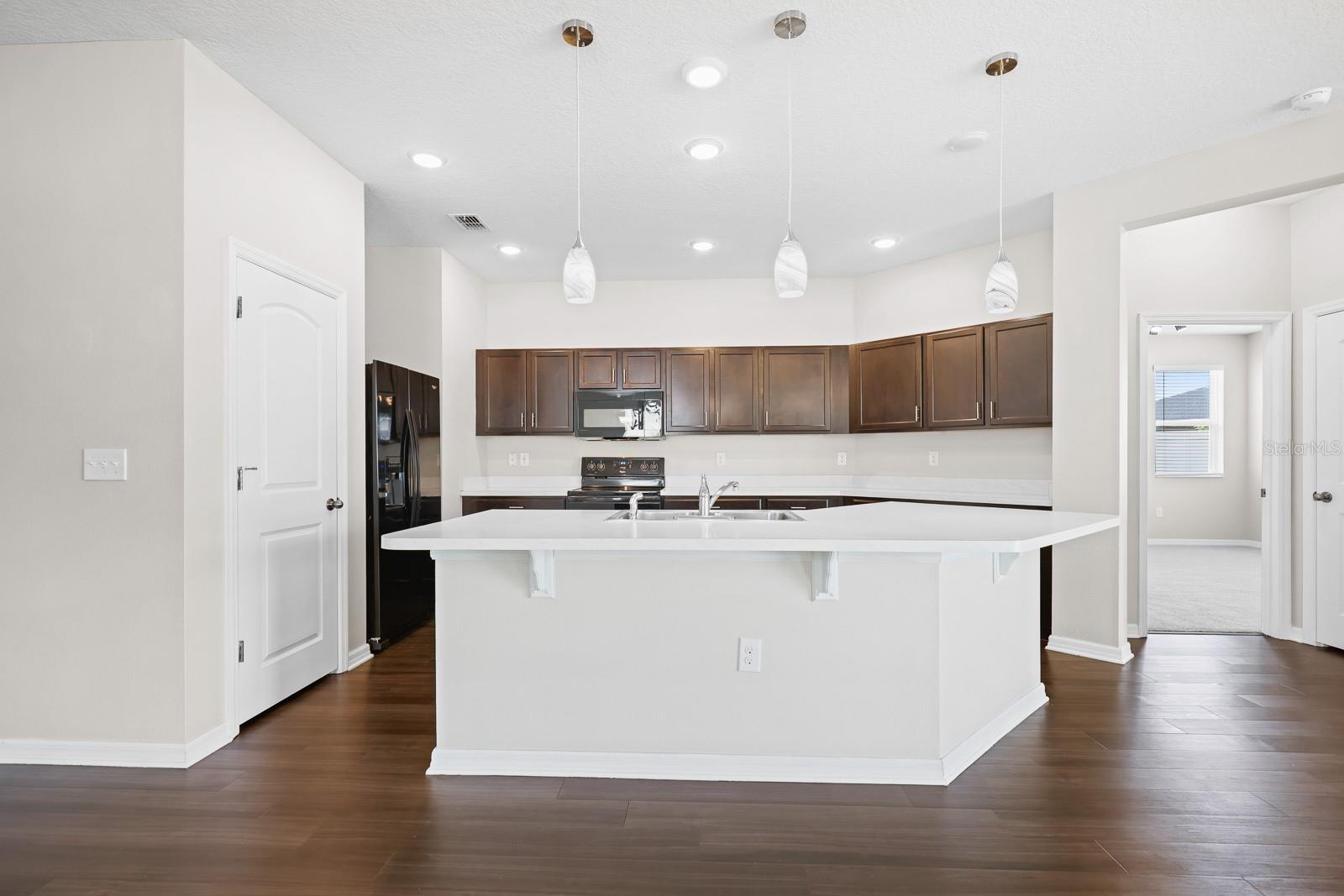 MIRABELLA - Residential Lease