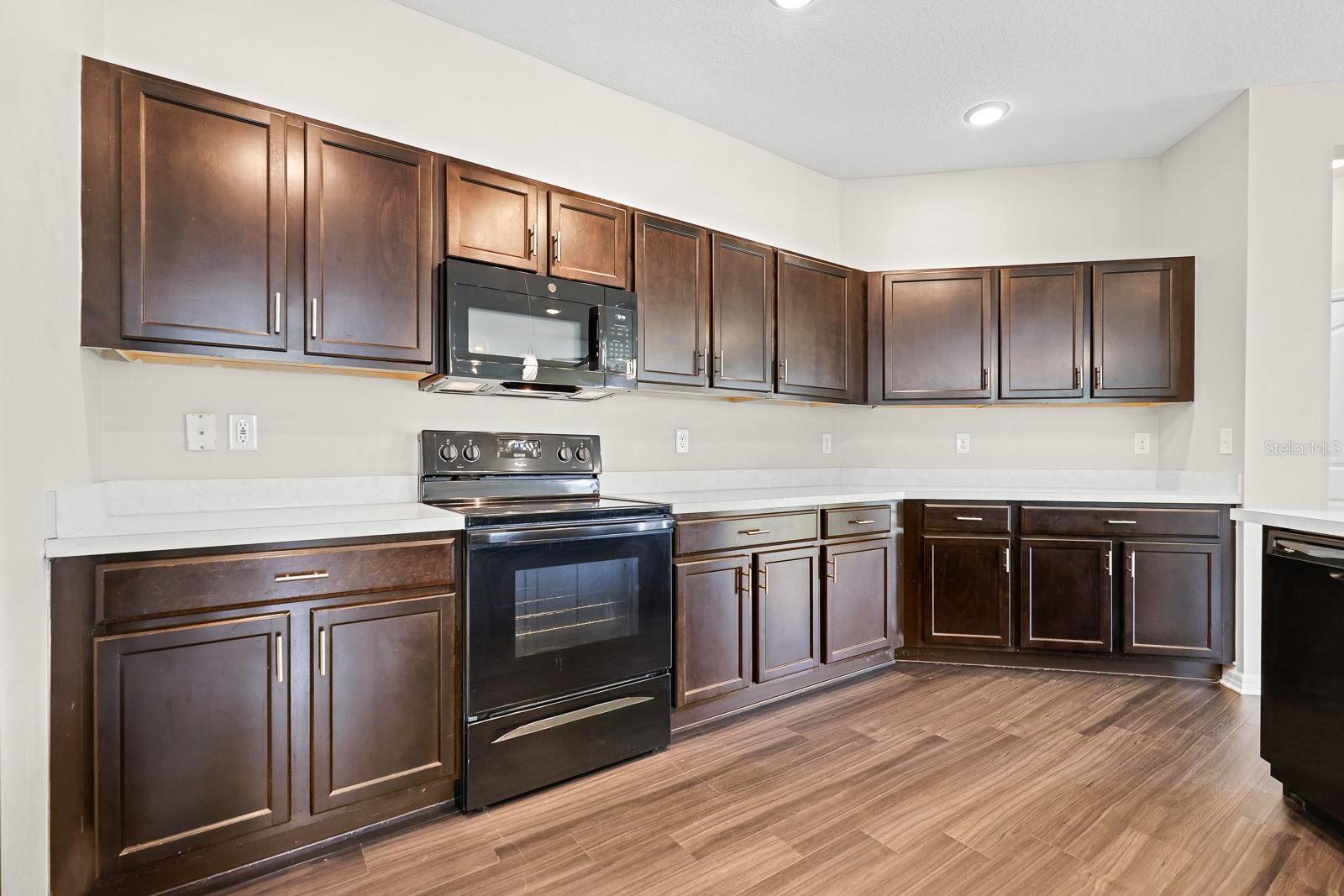 MIRABELLA - Residential Lease