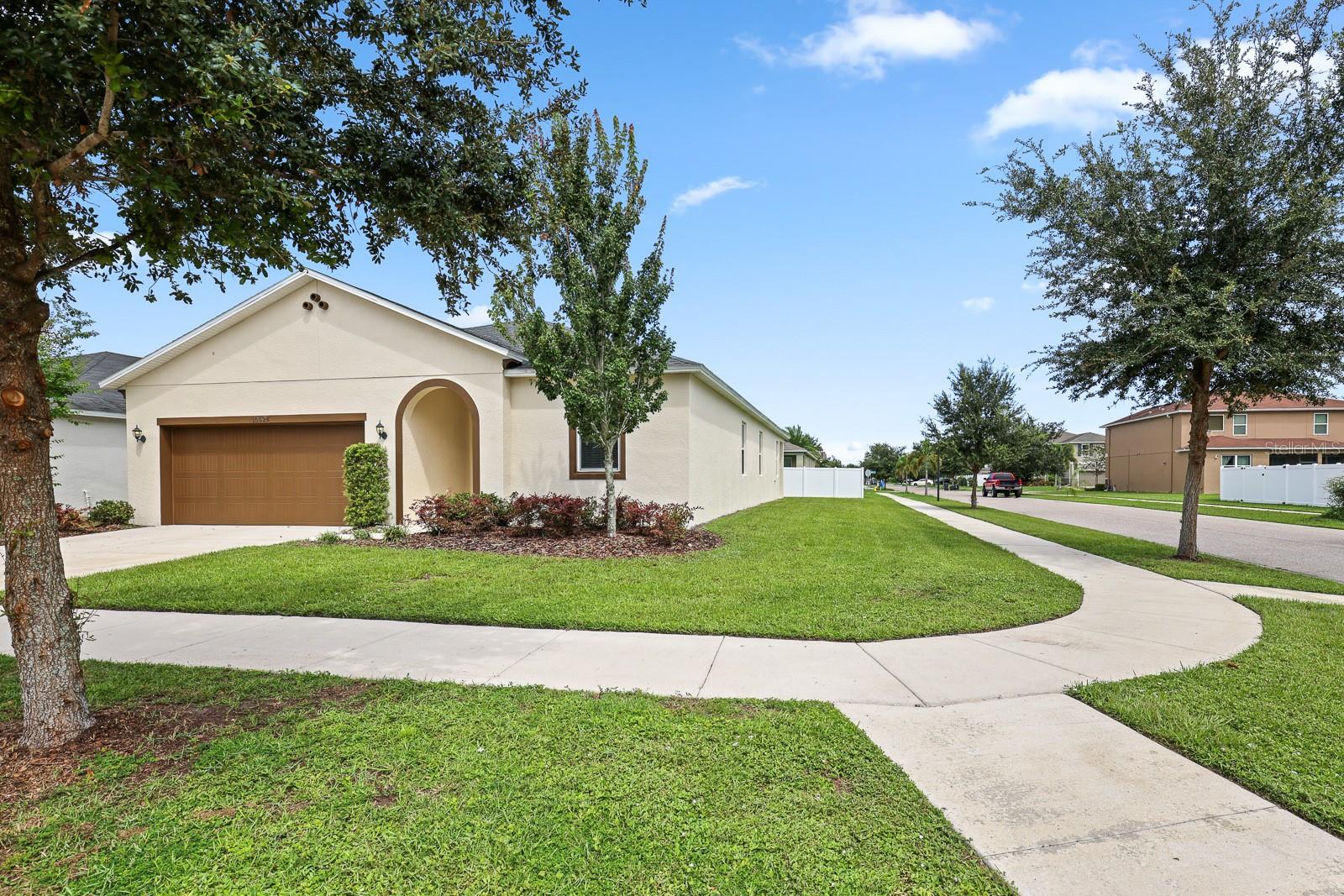 MIRABELLA - Residential Lease