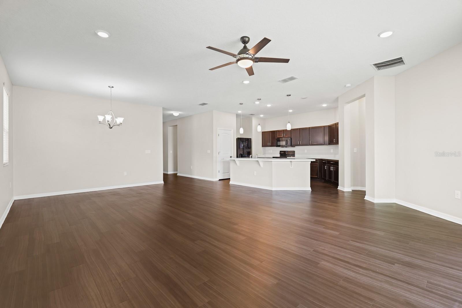 MIRABELLA - Residential Lease