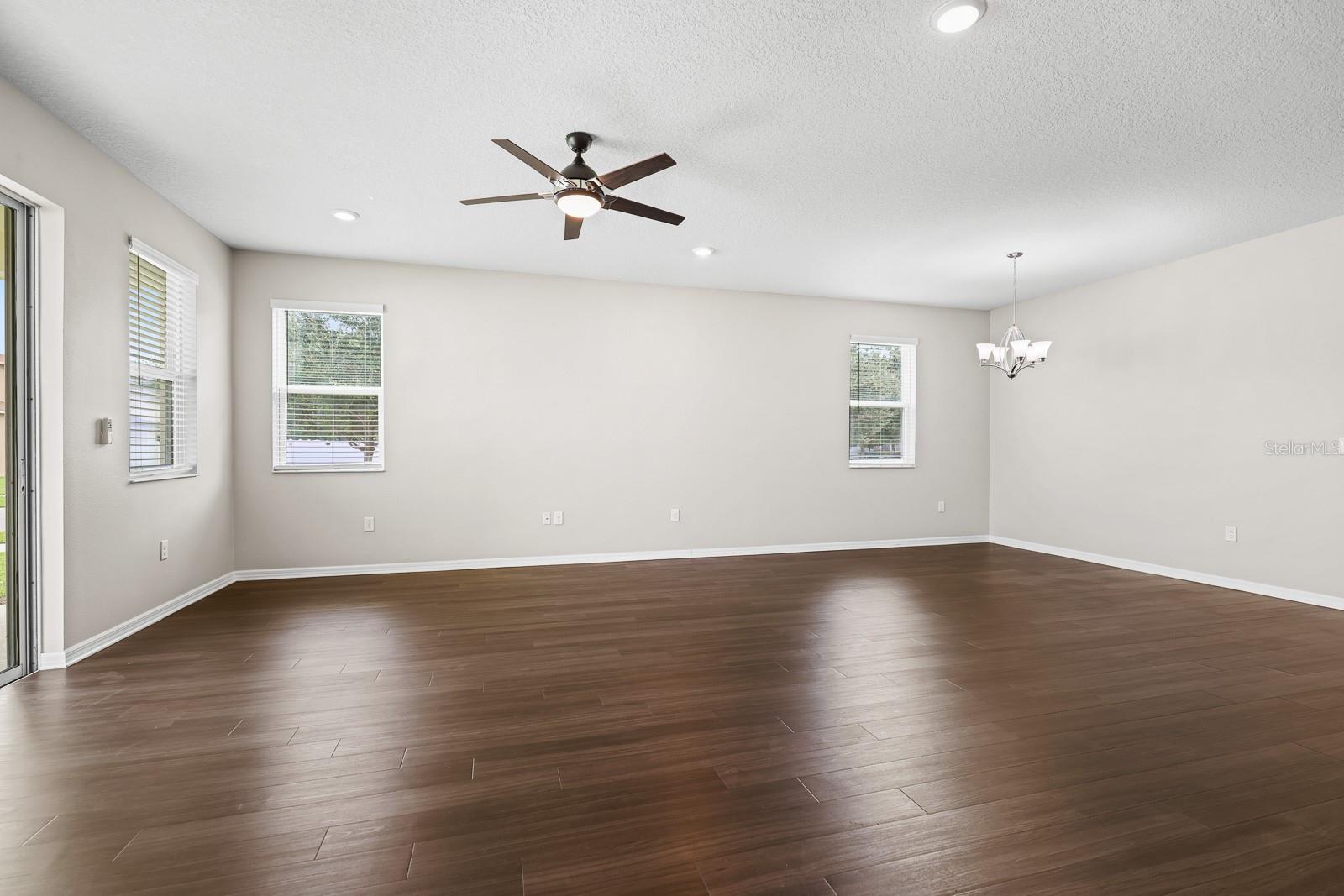 MIRABELLA - Residential Lease