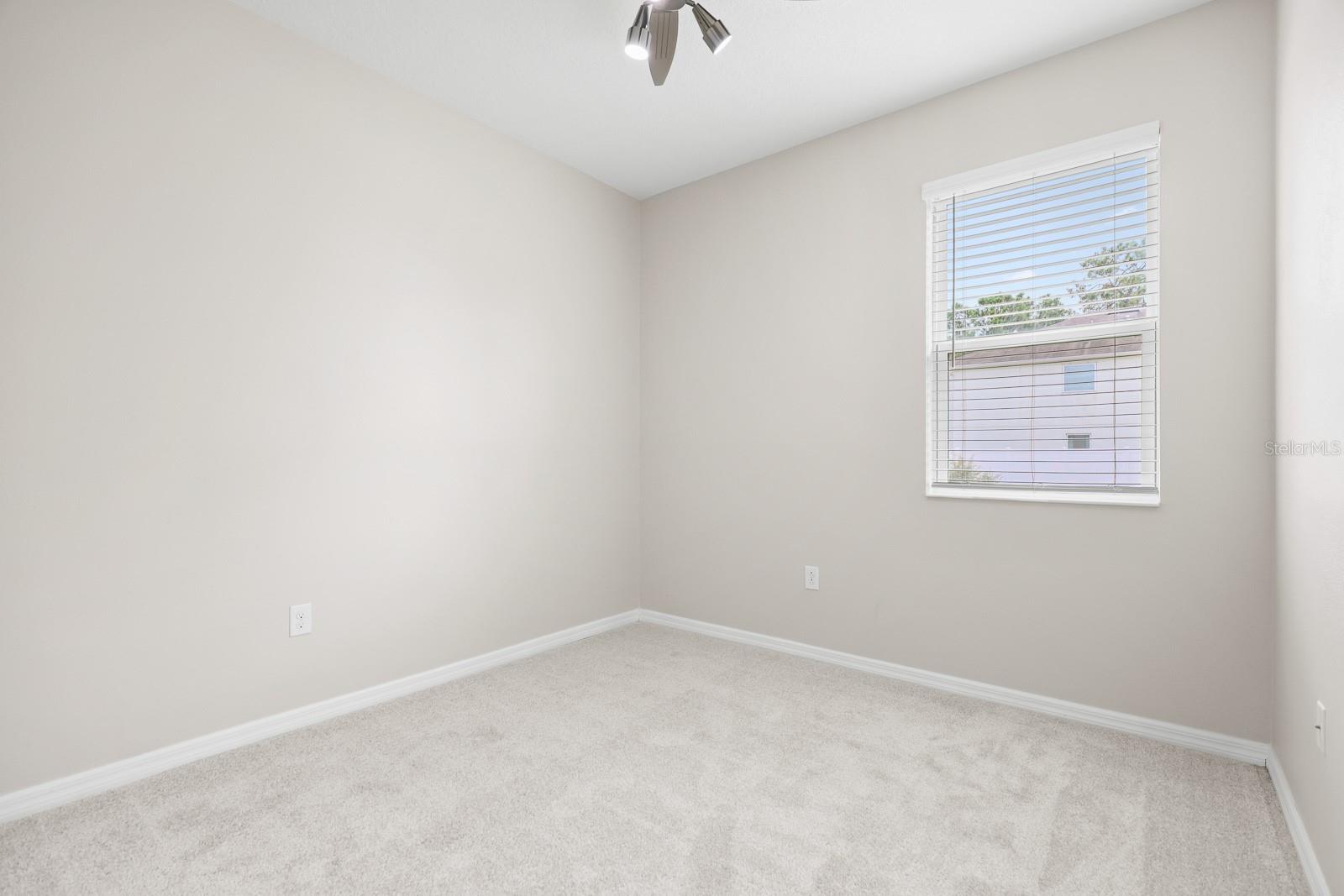 MIRABELLA - Residential Lease