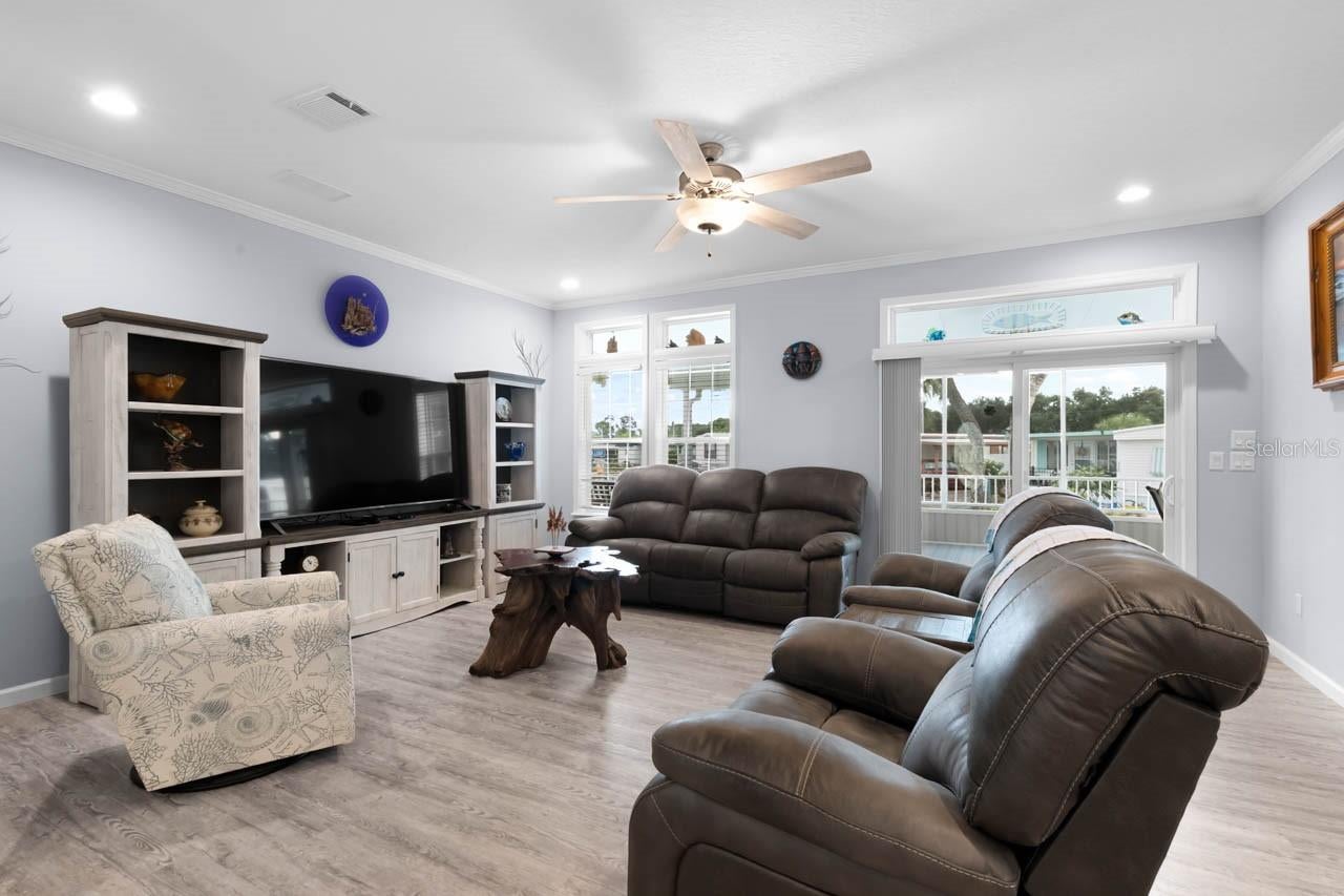 102 E SAINT LUCIA LOOP, APOLLO BEACH, FL, 33572 3 102 E SAINT LUCIA LOOP