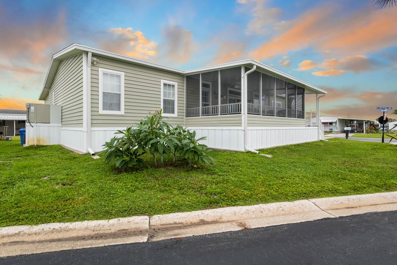 102 E SAINT LUCIA LOOP, APOLLO BEACH, FL, 33572 2 102 E SAINT LUCIA LOOP