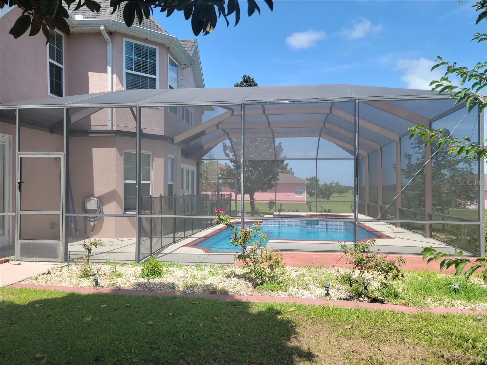 GOLF PARK 01 - Residential Lease