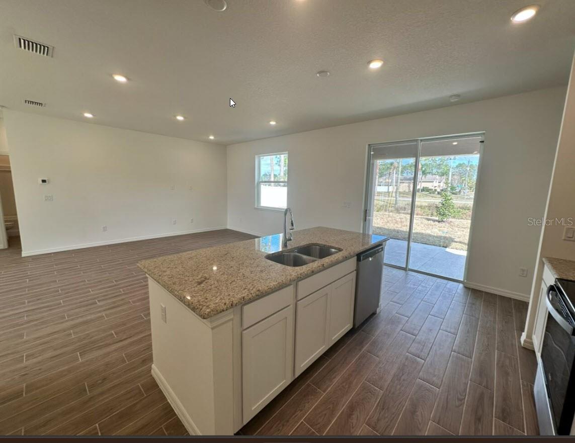 59 WOODHOLLOW LANE